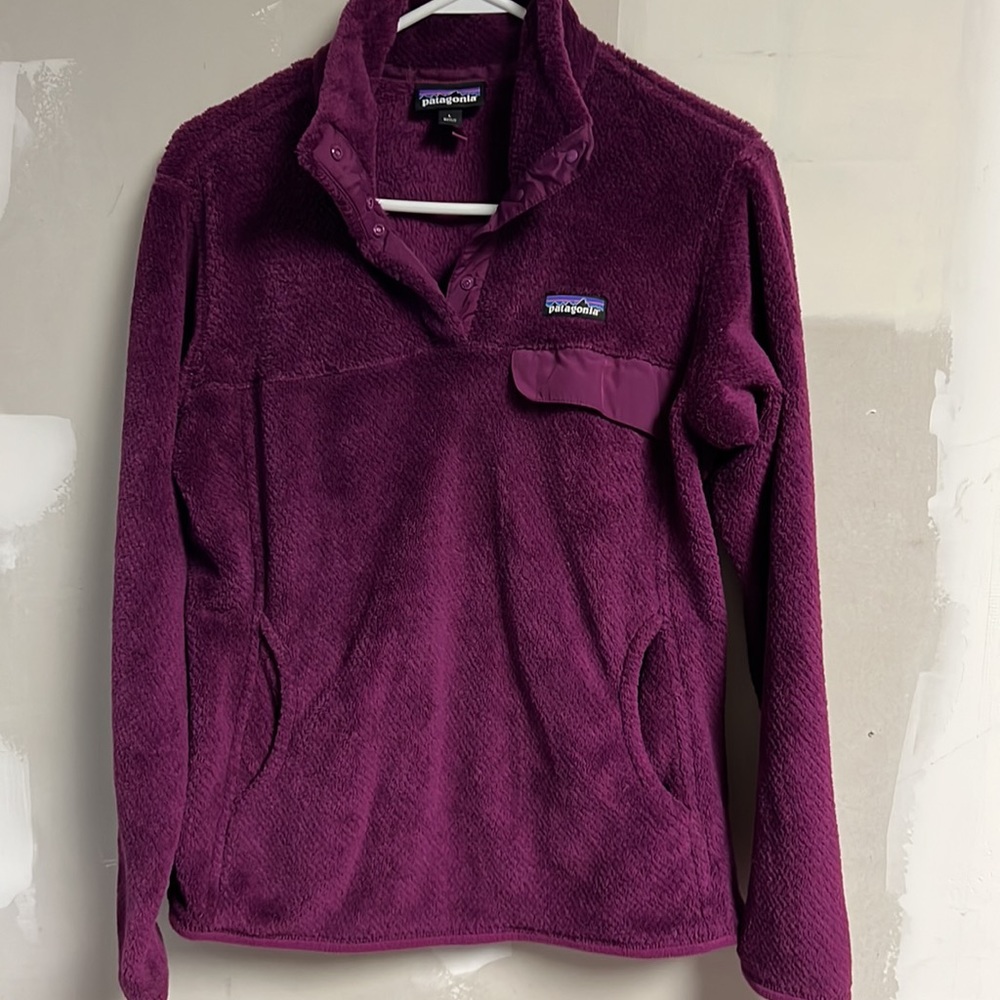Patagonia women’s pullover size large in great shape
